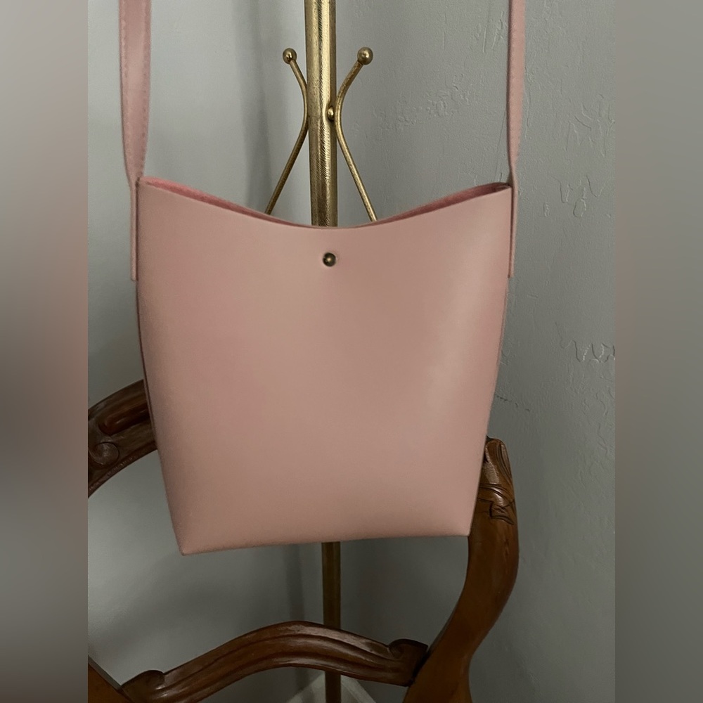 Beautiful Blush Pink/Peach Samara Leather Bag